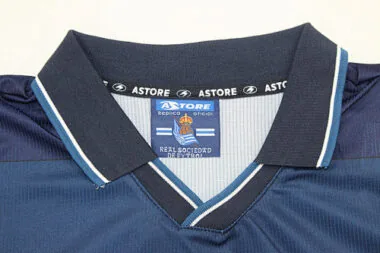 Equipación retro de la Real Sociedad (98-00), local, tallas S-2XL. Camisetas de fútbol baratas al por mayor en Yupoo