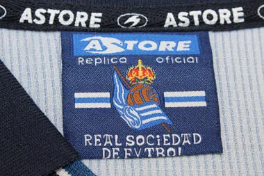 Equipación retro de la Real Sociedad (98-00), local, tallas S-2XL. Camisetas de fútbol baratas al por mayor en Yupoo