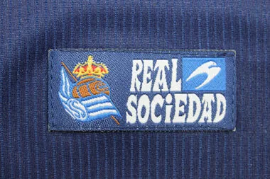 Equipación retro de la Real Sociedad (98-00), local, tallas S-2XL. Camisetas de fútbol baratas al por mayor en Yupoo