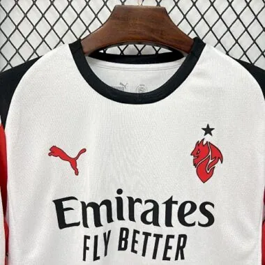 Equipación de manga larga para partidos fuera de casa del AC Milan 25-26, tallas S-2XL. Camisetas de fútbol baratas al por mayor en Yupoo