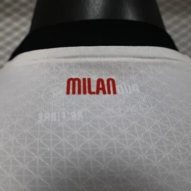 25-26 Jogadores - Equipamento de Deslocamento do AC Milan, Manga Comprida, Tamanhos S-3XL - Camisolas de Futebol Baratas, Venda por Grosso na Yupoo