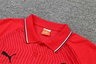Polo do AC Milan com riscas vermelhas