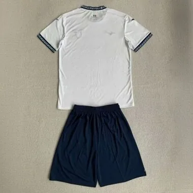 23-24 Equipamentos infantis da Lazio (terceiro equipamento)