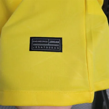 23-24 Equipamento de treino amarelo do PSG