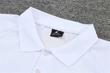 Polo Jordan PSG branco com vermelho