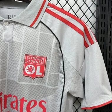 25-26 Lyon: tercera equipación de visitante. Camiseta de fútbol barata al por mayor en Yupoo