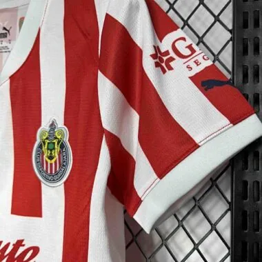 Camisa feminina do equipamento de casa do Chivas 24-25