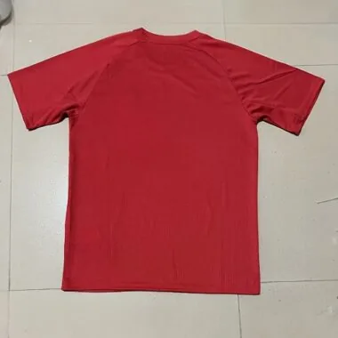 Maglia rossa della Chivas Guadalajara per il pre-partita del 23-24
