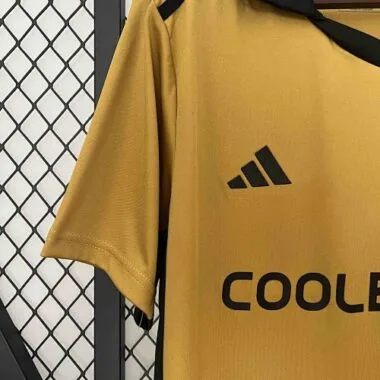 Maillot alternatif n° 24-25 du Colo Colo