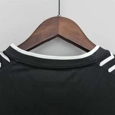 92 Colo-Colo away