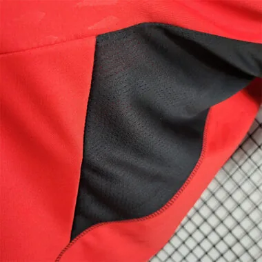23–24 Universität Chile, roter Torwart