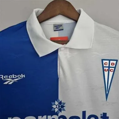 98 La Católica third away