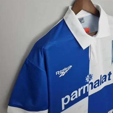 98 La Católica third away