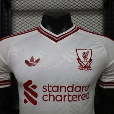 26-27 Spelers Liverpool uittenue Goedkoop voetbalshirt Groothandel Yupoo