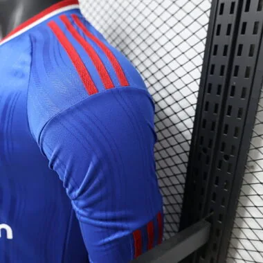 Equipamento de manga comprida do Manchester United para jogos fora de casa, com os números 26 e 27, tamanhos S a 3XL – Camisolas de futebol baratas, venda por grosso na Yupoo