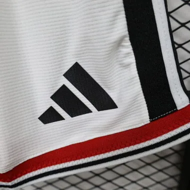 Pantalones cortos de local del Manchester United para 26-27 jugadores. Camisetas de fútbol baratas al por mayor en Yupoo