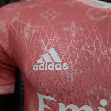 26-27 Player Real Madrid Pink Special Edition Kit Cheap Football Jersey Wholesale Yupoo