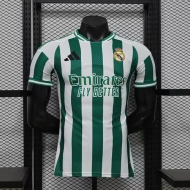 Maglia da calcio del Real Madrid, edizione speciale per 26-27 giocatori, a prezzi convenienti - Vendita all'ingrosso su Yupoo
