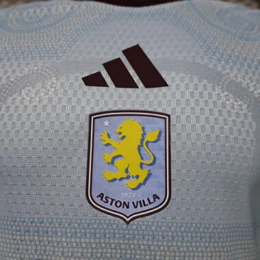 Equipación local del Aston Villa para los jugadores 26 y 27. Camiseta de fútbol barata al por mayor en Yupoo