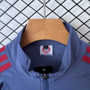 2026/27 FC Bayern Windbreaker Jackets With Pants camisola de futebol foto do álbum 3