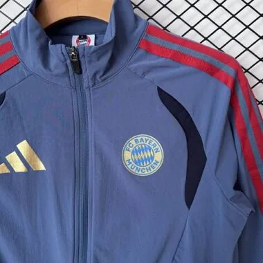 2026/27 FC Bayern Windbreaker Jackets With Pants camisola de futebol foto do álbum 6