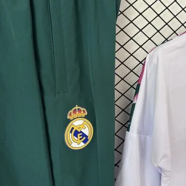2026/27 Real Madird Windbreaker Jackets With Pants maglia da calcio foto dell'album 6