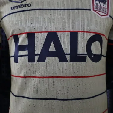 2026/27 Player Ipswich Town uit Kit voetbalshirt albumfoto 6