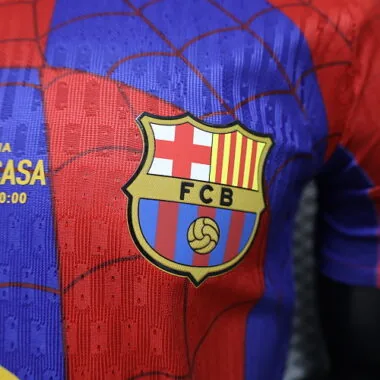 2026/27 Player FC Barcelona Spider Man edición especial Kit camiseta de fútbol foto del álbum 4