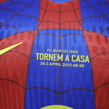 2026/27 Player FC Barcelona Spider Man edición especial Kit camiseta de fútbol foto del álbum 5