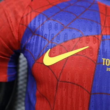 2026/27 Player FC Barcelona Spider Man edición especial Kit camiseta de fútbol foto del álbum 6