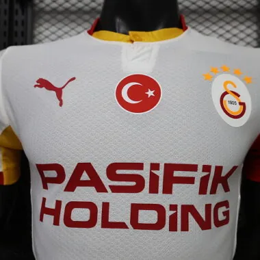 2026/27 Player Galatasaray trasferta Kit maglia da calcio foto dell'album 3