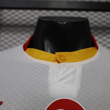 2026/27 Player Galatasaray trasferta Kit maglia da calcio foto dell'album 4