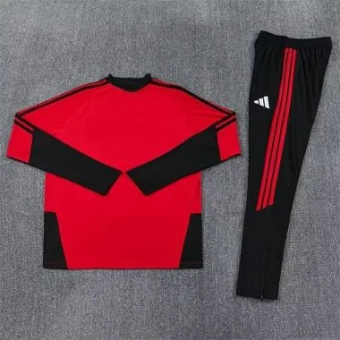 2026/27 Manchester United Training Adults kit bambino tute Sweatshirt maglia Yup foto dell'album 3